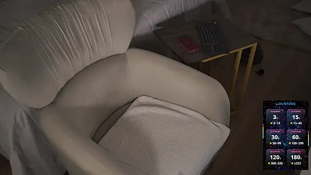 eseniyavl online show from January 16, 5:47 am