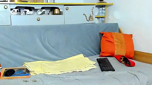 KateConner online show from October 22, 6:57 pm