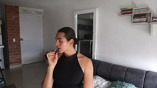  Vahos  online show from February 4, 8:12 pm