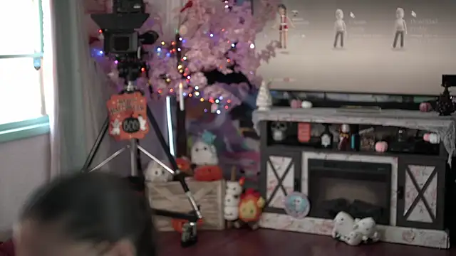 Nikki Torres online show from October 20, 5:27 pm