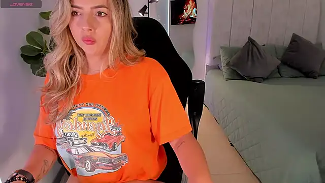 AmyWood online show from February 25, 7:12 pm