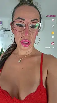 YOURSDEBORA online show from November 17, 9:37 pm