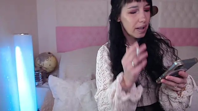 -carla- online show from November 19, 5:40 am