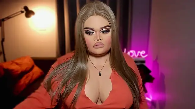 BelindaLovex online show from February 3, 8:30 am