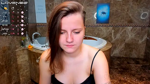 MelindaTin online show from September 13, 1:24 am