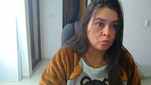 Ixchel Anaid online show from October 9, 11:47 am