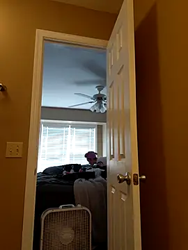 EVILYN online show from September 26, 6:16 pm