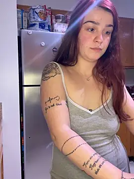 joeystaciee online show from April 12, 6:00 pm