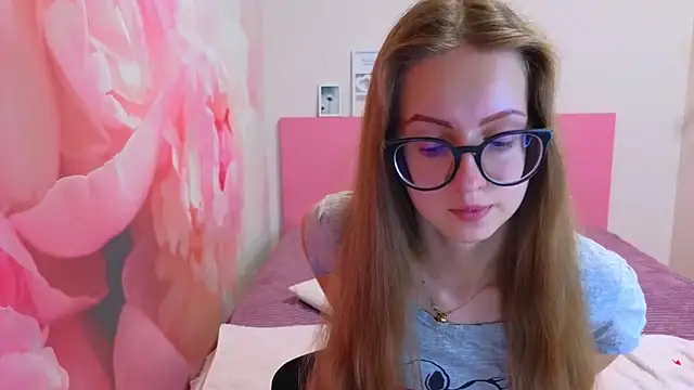 AliceAdams online show from March 30, 7:41 am