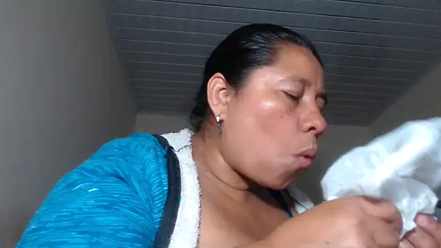 adrixxx38 online show from October 12, 7:11 am