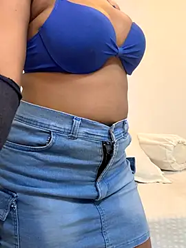 angelwavy online show from December 19, 1:32 am