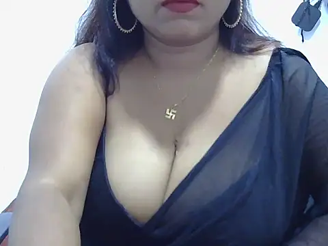 ROSEE MERRYYYY online show from May 3, 4:43 pm