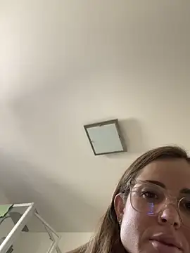 Etwas neugierig online show from February 11, 11:12 am