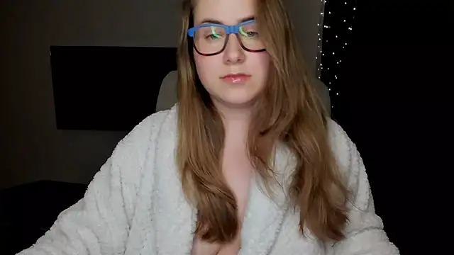 SeasonalSomeone online show from October 26, 10:38 pm