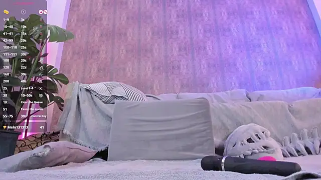 youreyesrgasm online show from March 18, 9:25 am