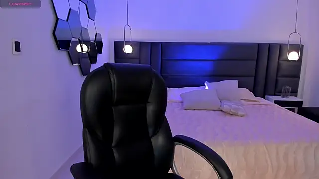 MorganHicks online show from September 20, 7:56 pm