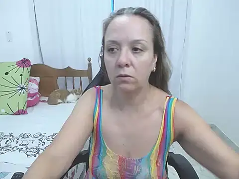 yeslluisa online show from October 16, 7:38 pm