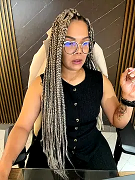 KellyBrooklyn  online show from October 21, 1:15 pm