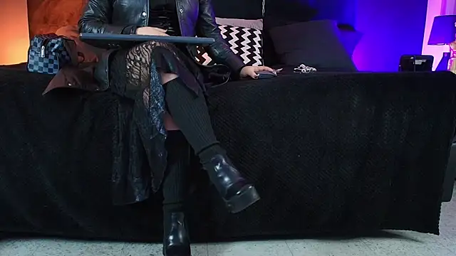  Jade 16 online show from December 21, 12:20 pm