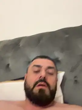 ChiIul11 online show from April 28, 8:24 pm