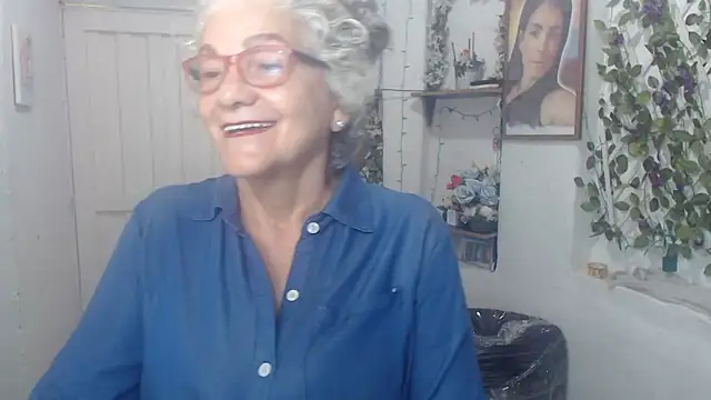 FunnyGrandma online show from September 29, 11:54 pm