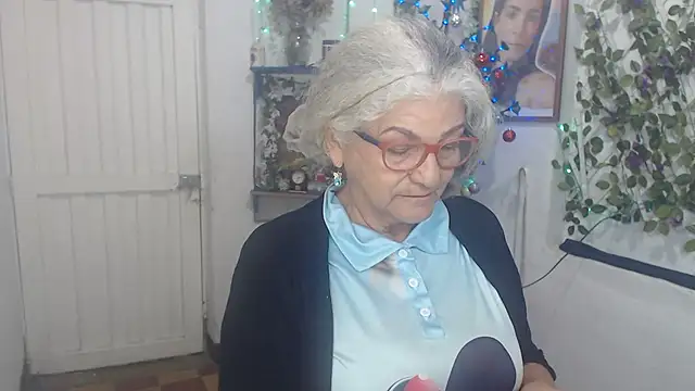 FunnyGrandma online show from December 23, 2:37 am