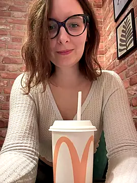 The Snowwhitee online show from January 8, 9:08 pm