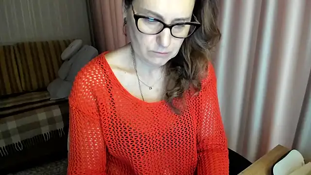 lauraoven online show from February 10, 7:55 am