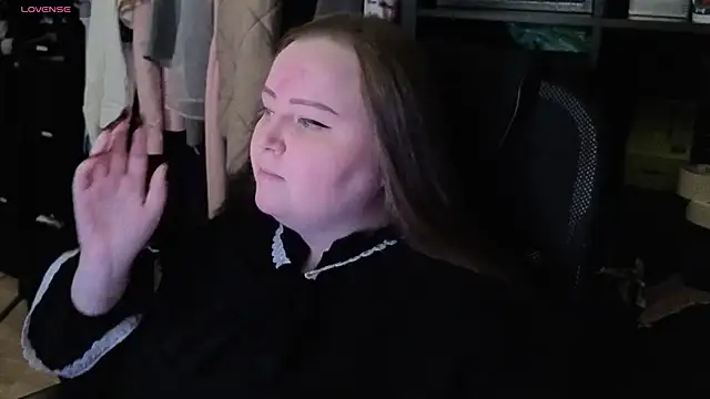 EMMA  CONNOR online show from October 17, 12:02 am