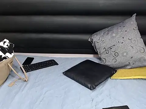 sensual nataliee online show from April 19, 6:10 pm