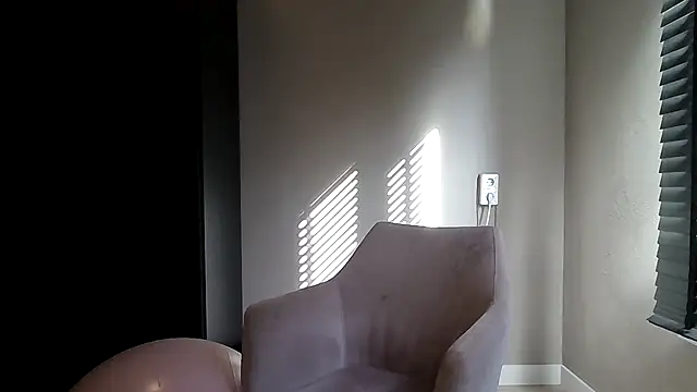 avajade online show from February 18, 11:53 am