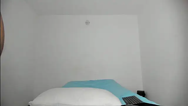 SARA TS FOX online show from October 26, 1:34 am