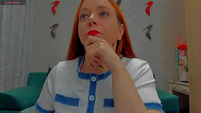 emilianna666 online show from October 8, 8:40 am