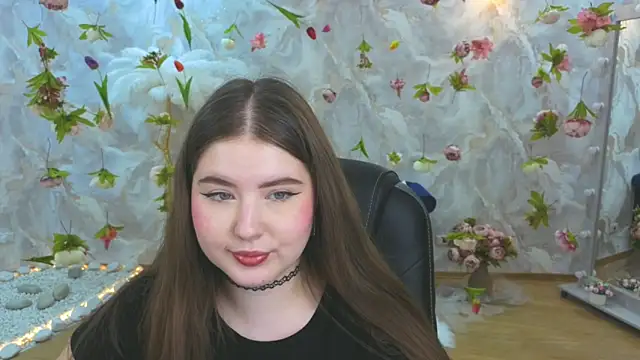 NicoleFoxery online show from March 28, 8:30 pm