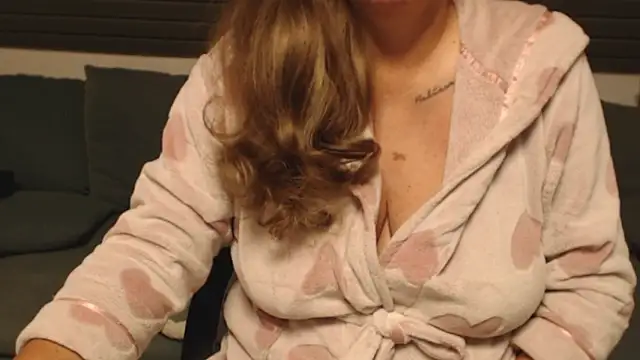 KimMitchelli online show from October 4, 5:24 am