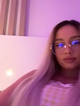 mollyxxx online show from October 4, 3:01 am