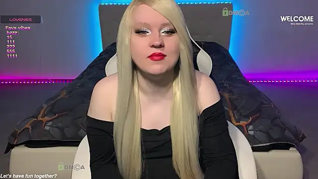 camsmiley online show from March 14, 6:47 am