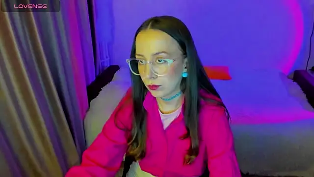 CurlySteph online show from February 14, 8:00 pm