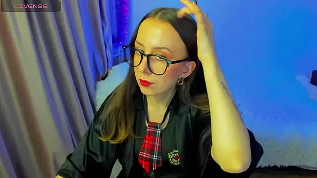 CurlySteph online show from January 18, 6:26 pm