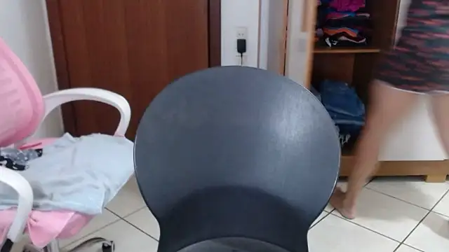 bustycarly online show from November 9, 9:33 pm