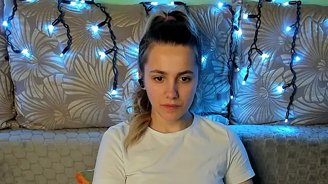 MaggieCake online show from March 11, 3:33 am