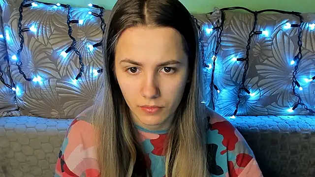 MaggieCake online show from February 2, 3:27 am