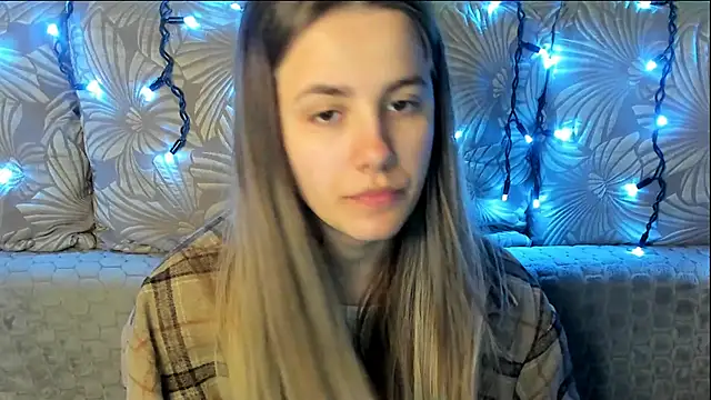 MaggieCake online show from April 11, 4:18 am