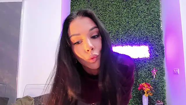 realhotfallingdevil online show from December 3, 6:16 am