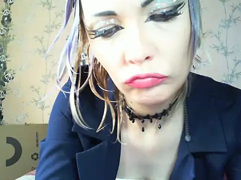 WildMissNiks online show from April 16, 6:57 am