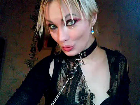 WildMissNiks online show from November 2, 10:51 am