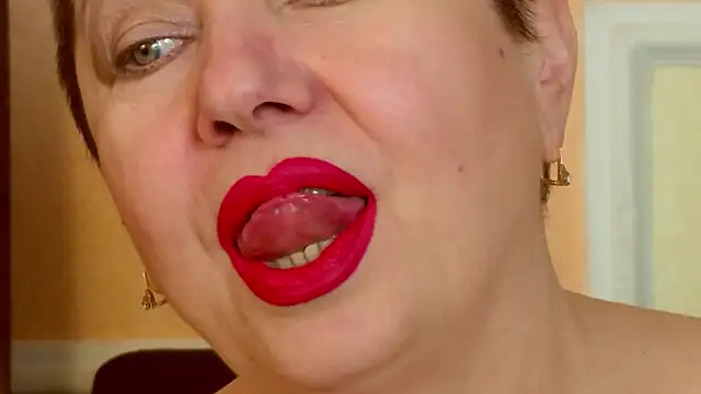 LadyPosh online show from February 10, 8:23 pm