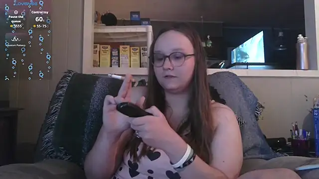 TurtleLady420 online show from November 27, 3:42 am