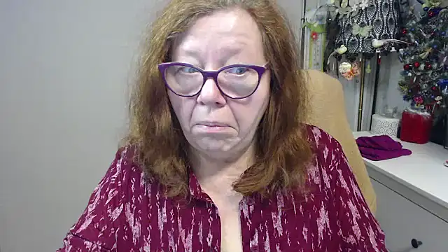 Adelewildx online show from February 3, 6:22 am