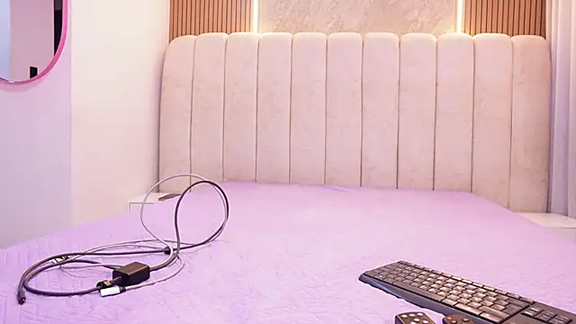 emyli sw  online show from April 16, 3:07 am